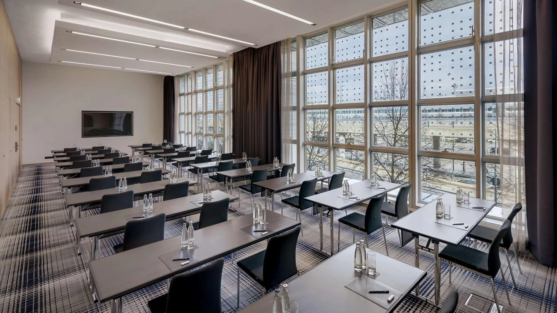 מלון Schwaig bei Nürnberg Hilton Munich Airport