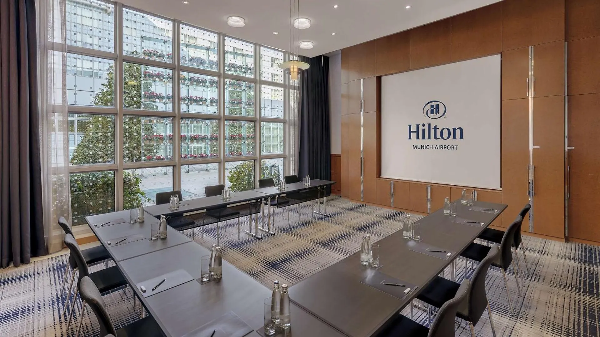 מלון Schwaig bei Nürnberg Hilton Munich Airport